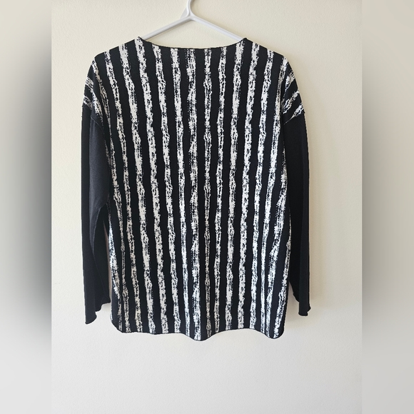 MIX AND MATCH 5/25$ Patrizia Luca Long Sleeve Pattern Top - Picture 3 of 5